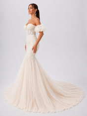 Elegant Off-the-Shoulder Detachable Puff Sleeve Lace Mermaid Wedding Dress with Chapel Train