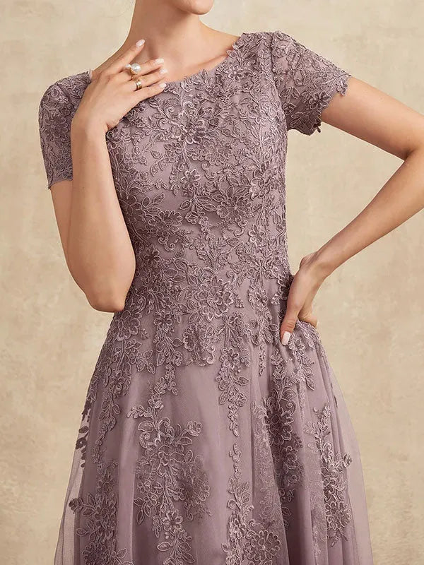 Robe de mère de la mariée coupe trapèze, longueur thé, en tulle et dentelle 