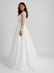 Elegant Floral Applique Tulle A-Line Wedding Dress with Sweep Train