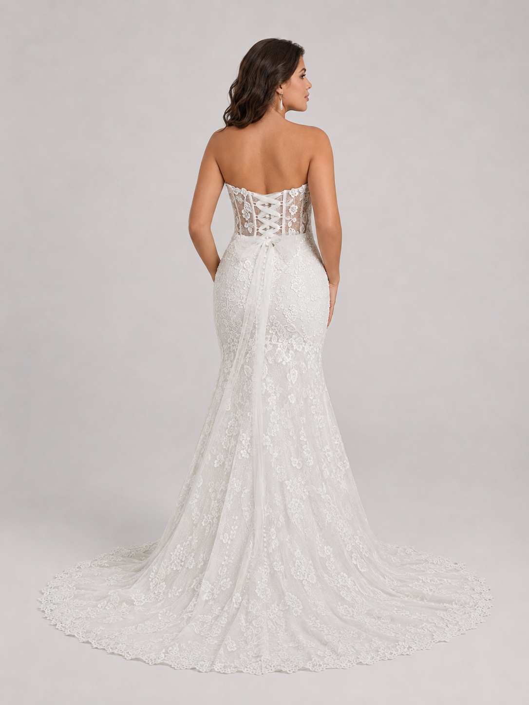 Elegant Strapless Sweetheart Lace Mermaid Wedding Dress with Chapel Train