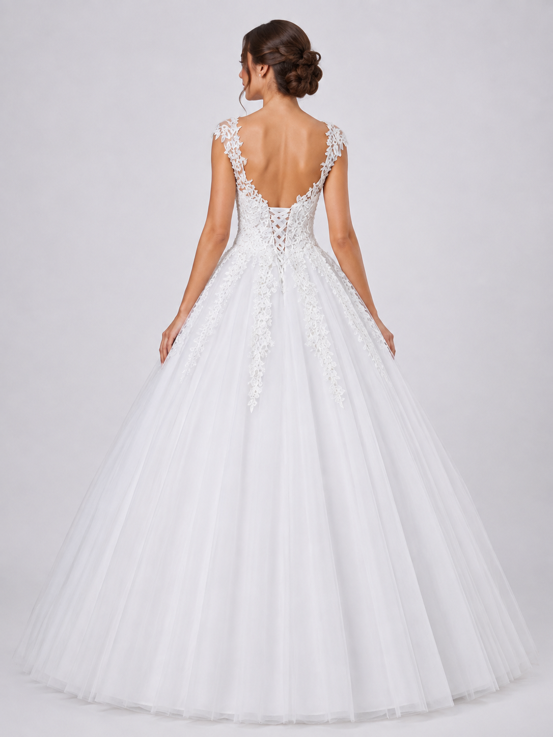 Elegant Lace Appliqued Tulle A-Line Wedding Dress with Scoop Back and Sweep Train