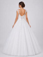 Elegant Lace Appliqued Tulle A-Line Wedding Dress with Scoop Back and Sweep Train