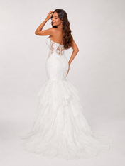 Elegant Strapless Sweetheart Lace Mermaid Wedding Dress with Tiered Tulle Skirt and Chapel Train