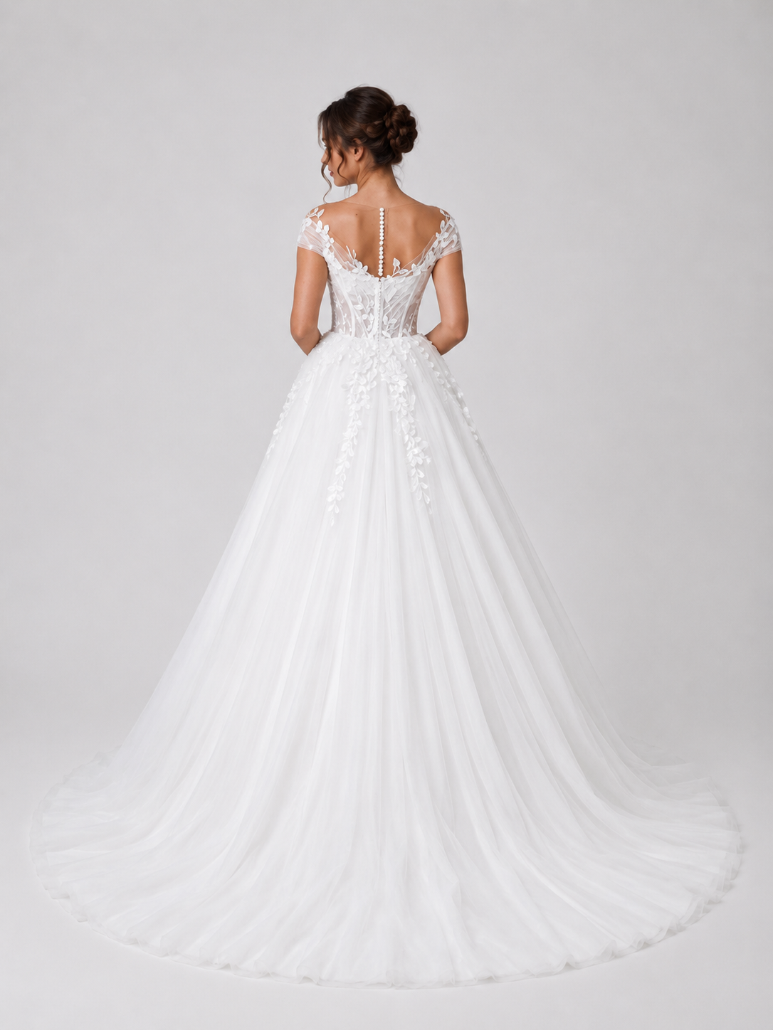 Elegant Cap Sleeve Lace Applique Tulle A-Line Wedding Dress with Chapel Train