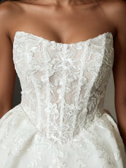 White Ball-Gown Strapless Lace Tulle Wedding Dress