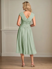 A Line V Neck Sleeveless Chiffon Mother of the Bride Dress With Appliques
