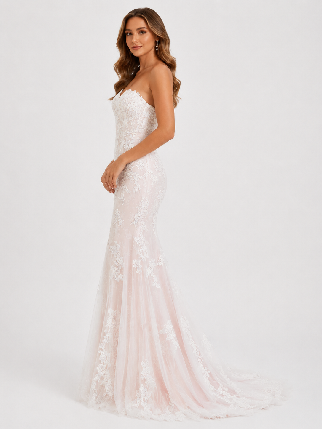 Elegant Strapless Sweetheart Lace Mermaid Wedding Dress with Chapel Train