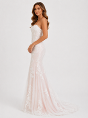 Elegant Strapless Sweetheart Lace Mermaid Wedding Dress with Chapel Train