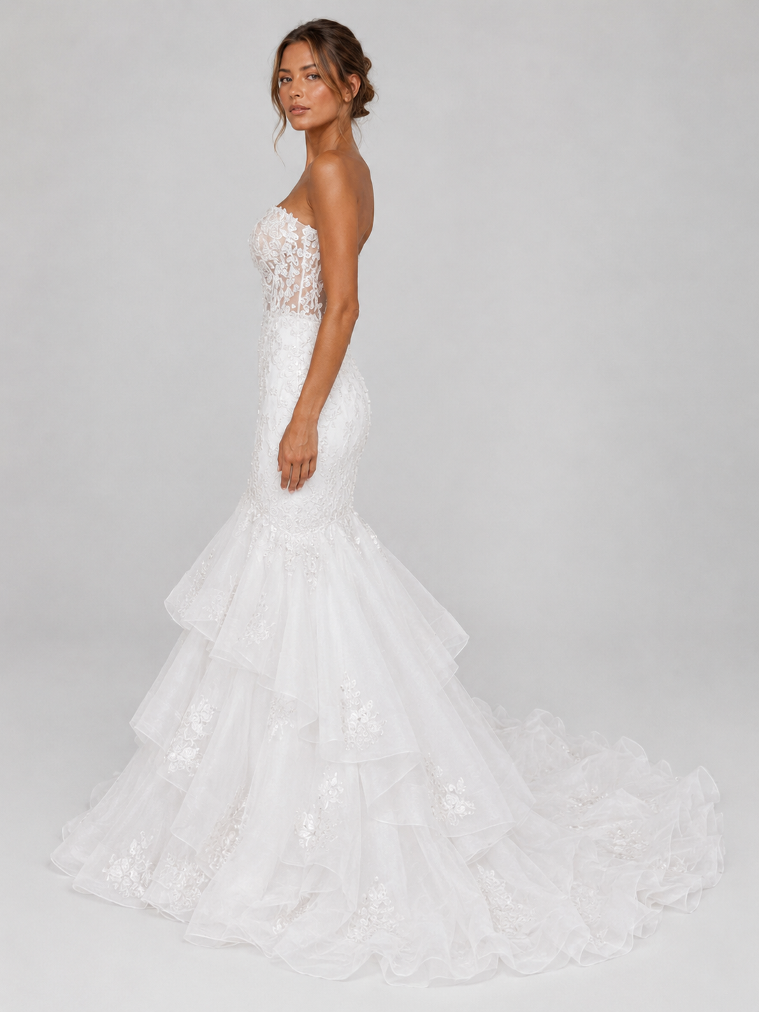 Elegant Strapless Sweetheart Lace Mermaid Wedding Dress with Layered Ruffle Train