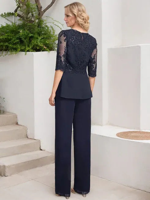 Robe de mère de la mariée en mousseline de soie et dentelle, longueur au sol, décolleté plongeant et sequins 