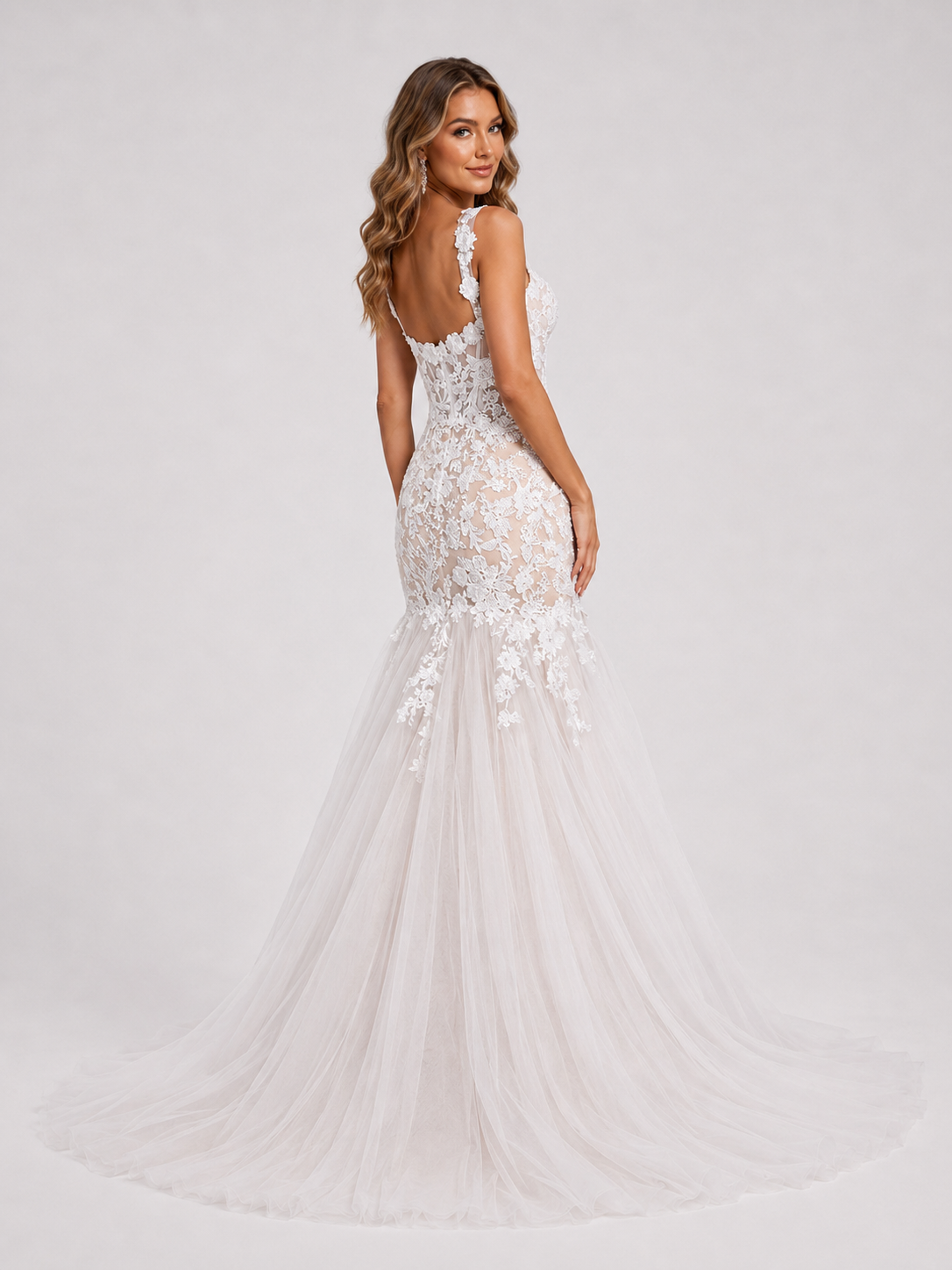 Elegant Sweetheart Neckline Lace Applique Mermaid Wedding Dress with Chapel Train
