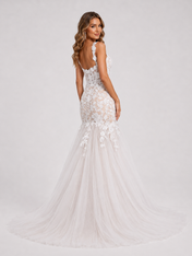 Elegant Sweetheart Neckline Lace Applique Mermaid Wedding Dress with Chapel Train