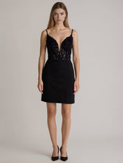 Bodycon V Neck Mini Homecoming Dress with Appliques