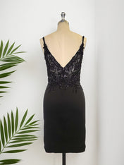 Bodycon V Neck Short Homecoming Dress with Appliques