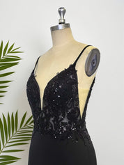 Bodycon V Neck Short Homecoming Dress with Appliques