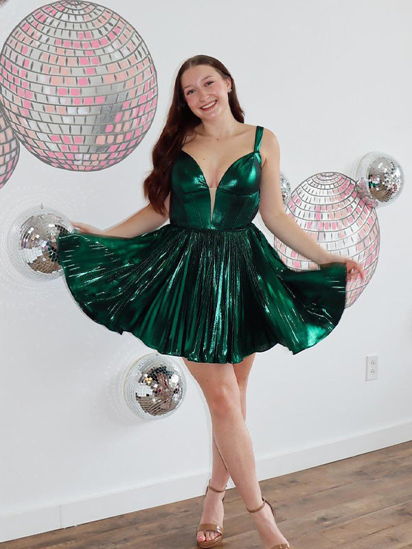 Black A-Line Metallic Pleated Short Homecoming Dress