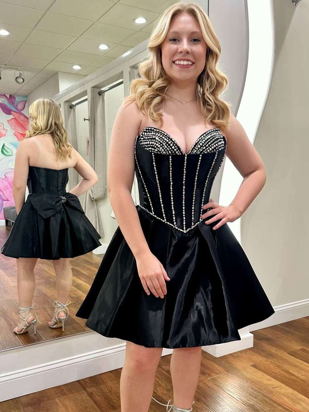 Black A-line Beaded Sweetheart Short Homecoming Dress