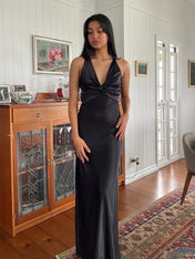 Green Chic Sheath Halter Neck Long Prom Party Dress with Backless Bowknot