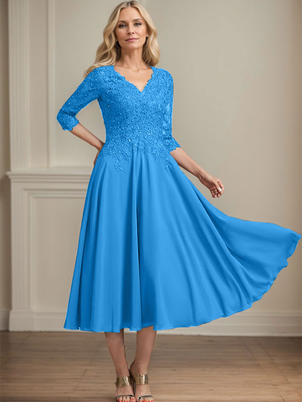Robe de mère de la mariée trapèze, col en V, longueur genou, en mousseline de soie et dentelle, avec perles et paillettes 