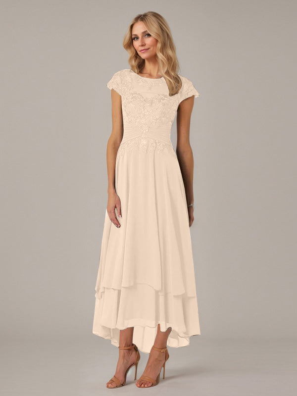 Robe de mère de la mariée asymétrique en mousseline de soie et dentelle, coupe trapèze, col bateau, effet illusion, avec plis appliqués 