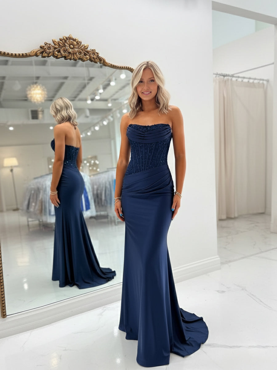 BodyconScoopNeckSatinShortHomecomingDresswithAppliqeus_2.jpg