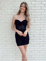 Bodycon Sweetheart Lace Up Short Homecoming Dress With Appliques