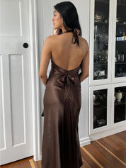 Green Chic Sheath Halter Neck Long Prom Party Dress with Backless Bowknot