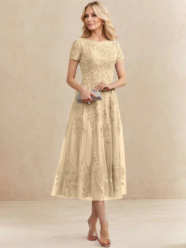 Robe de mère de la mariée coupe trapèze, longueur thé, en tulle et dentelle 