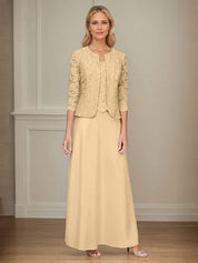 Robe veste en dentelle pailletée et jupe en satin avec veste ouverte 