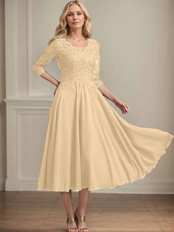 Robe de mère de la mariée trapèze, col en V, longueur genou, en mousseline de soie et dentelle, avec perles et paillettes 