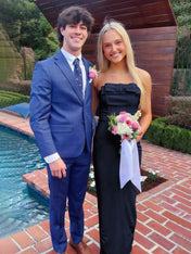 Chic Ivory Strapless Sheath Prom Dress with Bow Detail