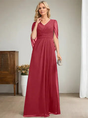 Robe longue bleu marine foncé à col en V et coupe trapèze pour mère de la mariée 