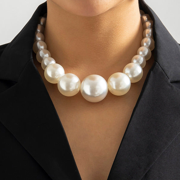 Classic_ElegantPearlNecklace.jpg