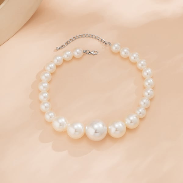 Classic_ElegantPearlNecklace_1.jpg