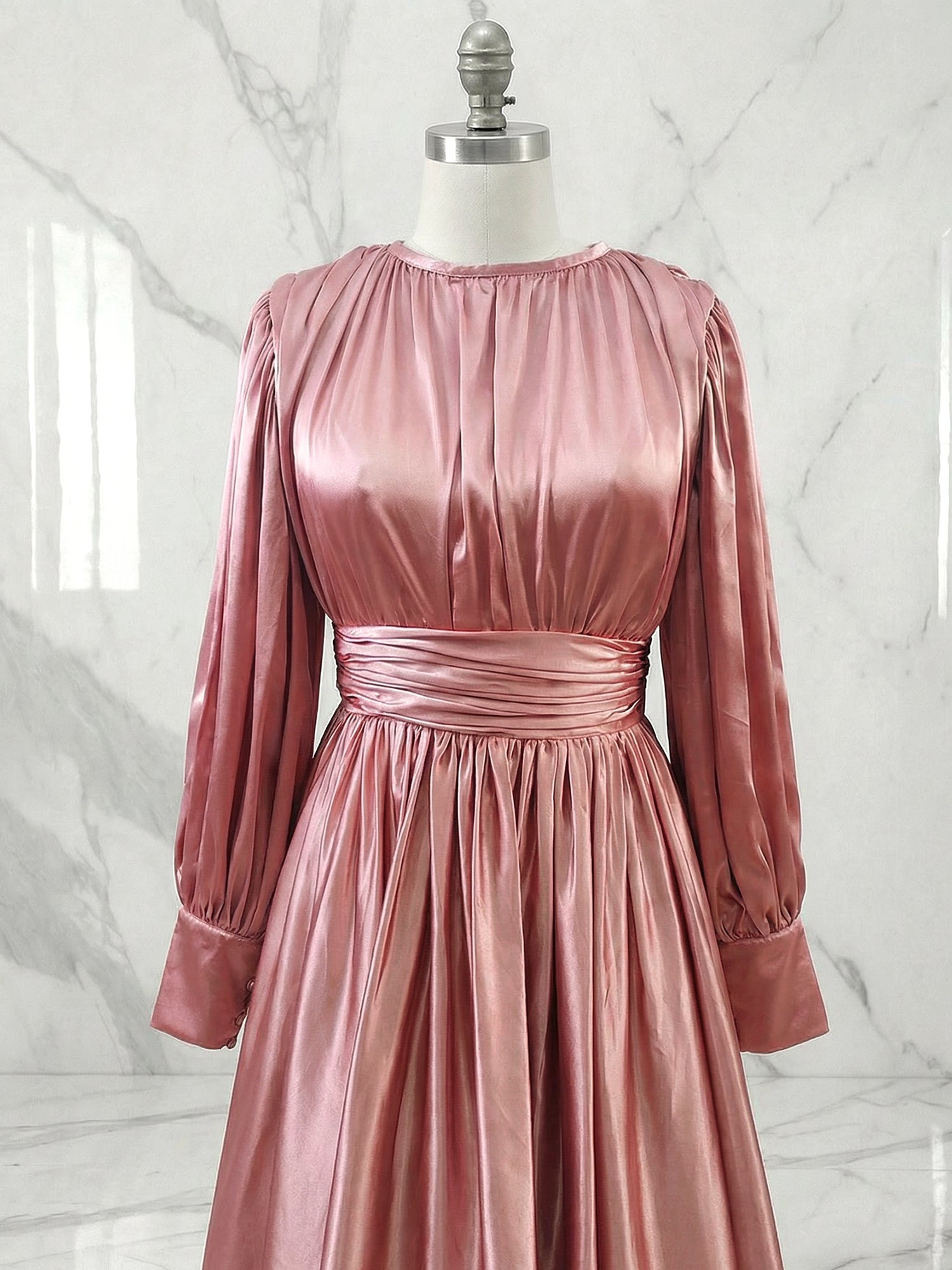 Fashionable And Elegant High-End Pleated Satin Maxi Dresses