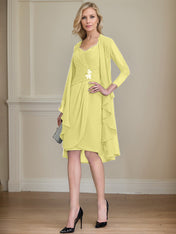 Sheath/Column Sweetheart Knee-Length Chiffon Mother of the Bride Dress With Beading Appliques Lace Sequins Pleated