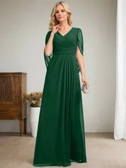 Robe longue bleu marine foncé à col en V et coupe trapèze pour mère de la mariée 