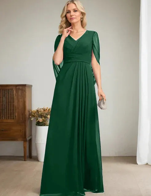 Robe longue bleu marine foncé à col en V et coupe trapèze pour mère de la mariée 
