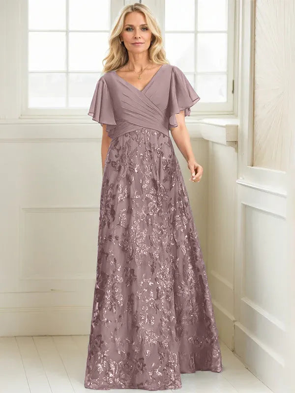 Robe de mère de la mariée trapèze, col en V, longueur au sol, en mousseline de soie et dentelle à sequins, avec plis 