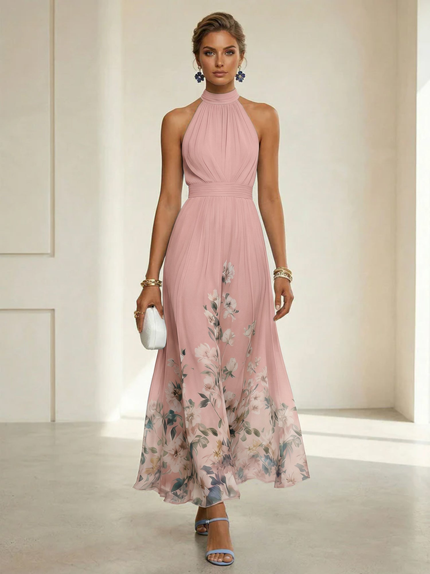 Hellblaues geblümtes Chiffon-Neckholder-ärmelloses A-Linien-Maxikleid