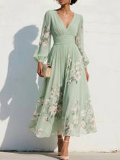 Elegant Floral V-Neck Pleated Midi Dress with Long Sleeves