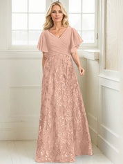 Robe de mère de la mariée trapèze, col en V, longueur au sol, en mousseline de soie et dentelle à sequins, avec plis 