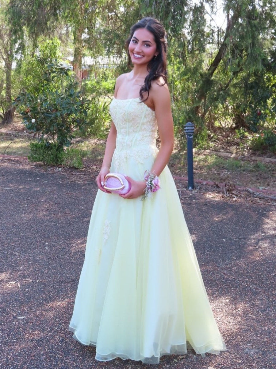 ElegantYellowStraplessA-LinePromDresswithLaceAppliques_1.jpg
