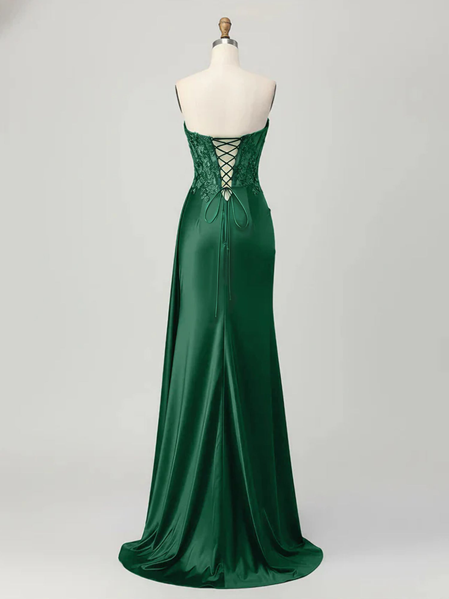 Trägerloses Ballkleid mit Illusion-Korsett und Satinskirt