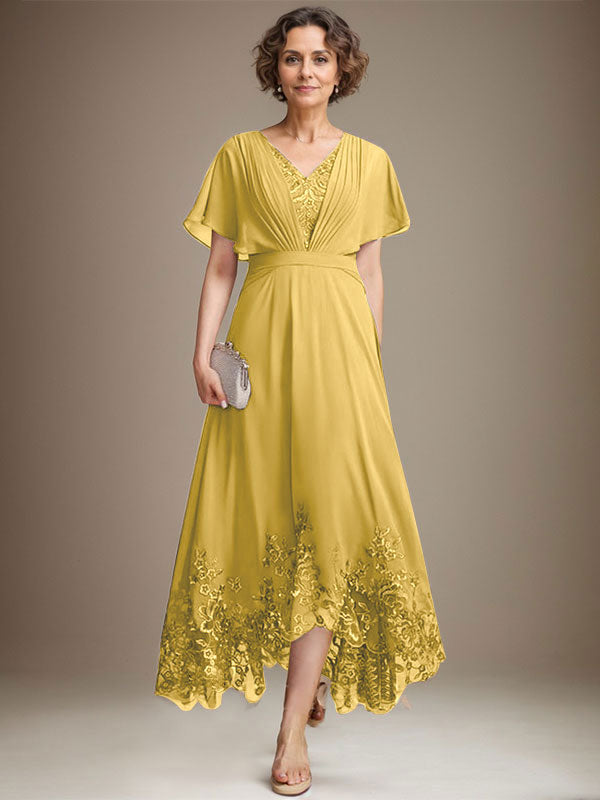Robe de mère de la mariée asymétrique en mousseline de soie et dentelle, coupe trapèze, col en V, avec plis