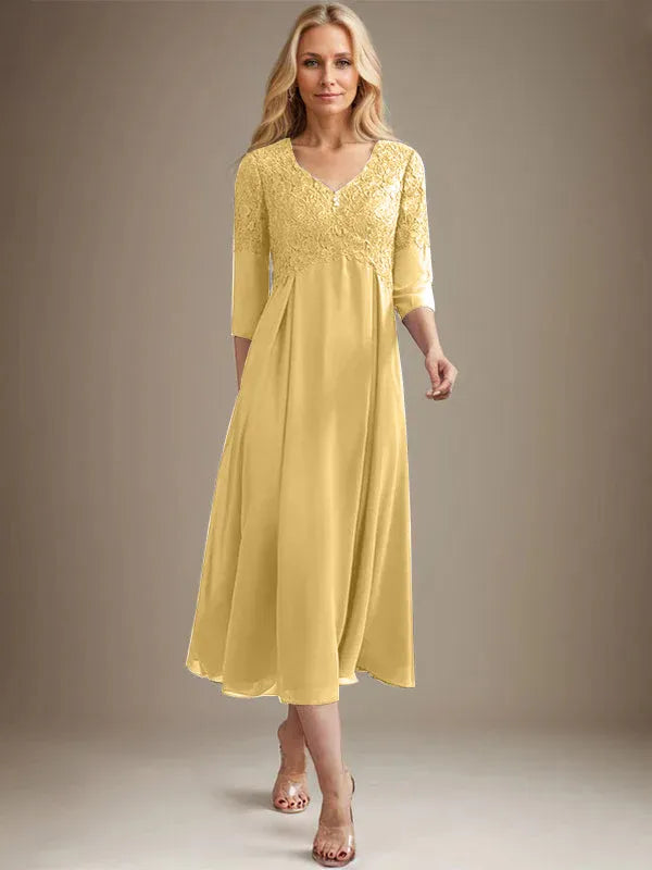 Robe de mère de la mariée trapèze, col en V, longueur genou, en mousseline de soie et dentelle, avec perles 