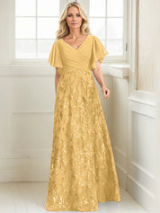 Robe de mère de la mariée trapèze, col en V, longueur au sol, en mousseline de soie et dentelle à sequins, avec plis 