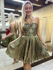 Gold A-Line Halter Neck Short Metallic Homecoming Dress with Pleating