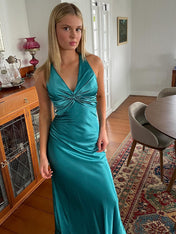 Green Chic Sheath Halter Neck Long Prom Party Dress with Backless Bowknot