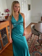 Green Chic Sheath Halter Neck Long Prom Party Dress with Backless Bowknot